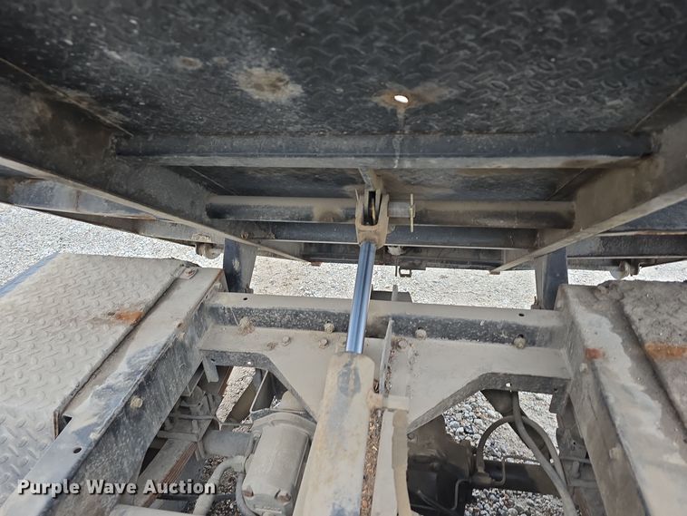 image for item LW9970 2001 Cushman Turf-Truckster utility vehicle