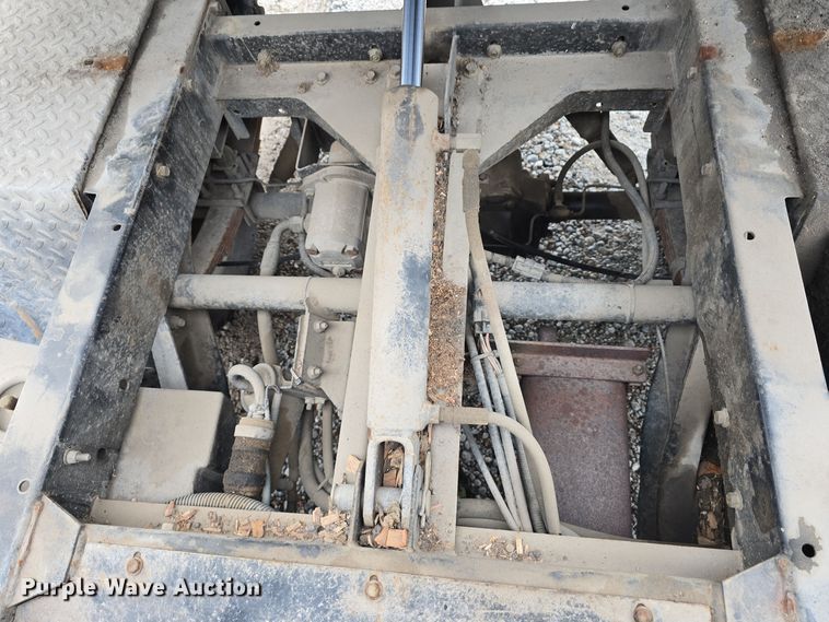 image for item LW9970 2001 Cushman Turf-Truckster utility vehicle