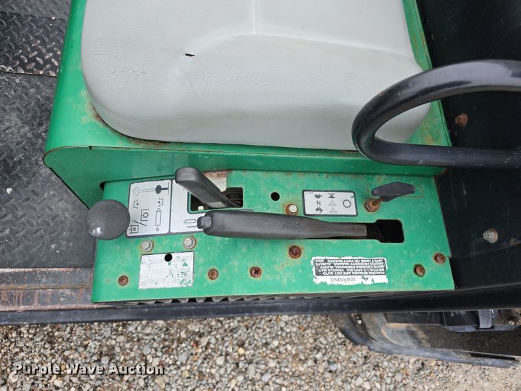 image for item LW9970 2001 Cushman Turf-Truckster utility vehicle