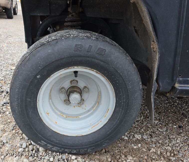 image for item LW9970 2001 Cushman Turf-Truckster utility vehicle