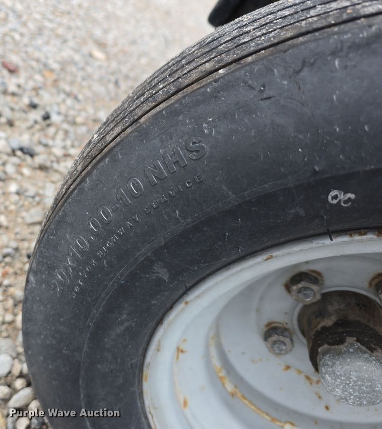 image for item LW9970 2001 Cushman Turf-Truckster utility vehicle