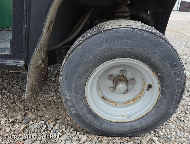 image for item LW9970 2001 Cushman Turf-Truckster utility vehicle