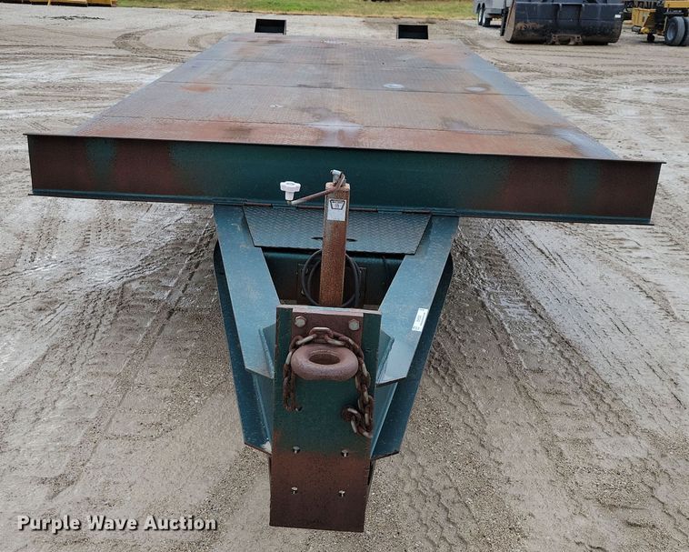 image for item OH9330 1987 LKI 92LT equipment trailer