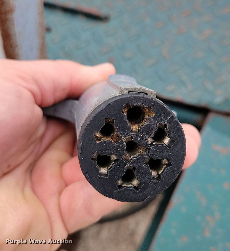 image for item OH9330 1987 LKI 92LT equipment trailer