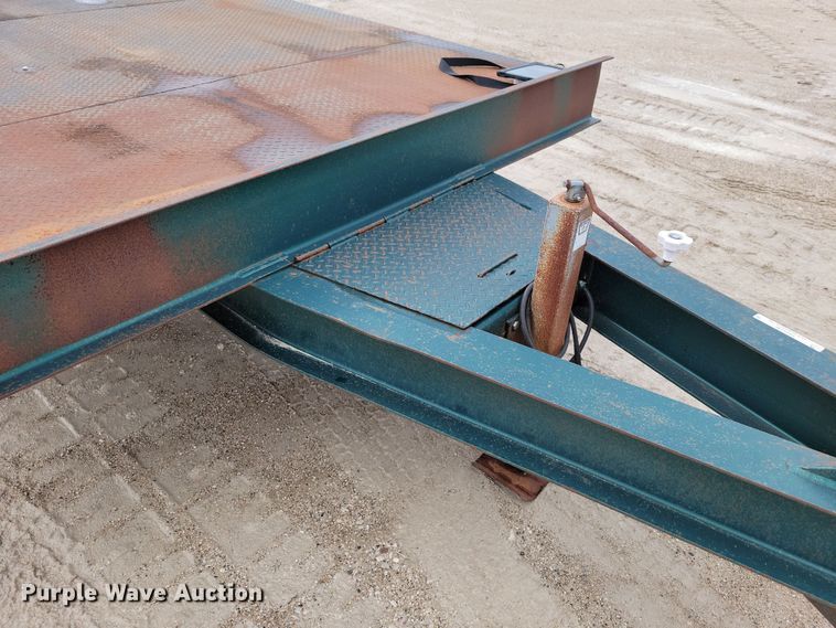 image for item OH9330 1987 LKI 92LT equipment trailer