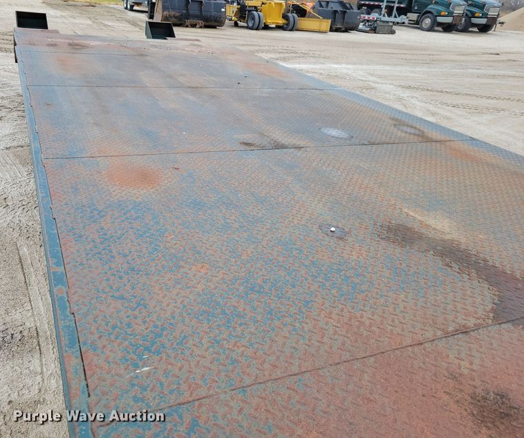 image for item OH9330 1987 LKI 92LT equipment trailer