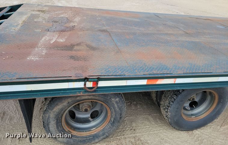 image for item OH9330 1987 LKI 92LT equipment trailer