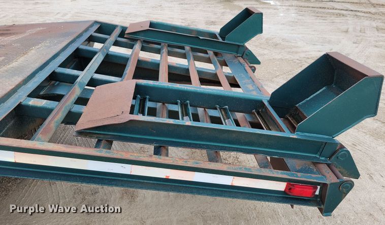 image for item OH9330 1987 LKI 92LT equipment trailer