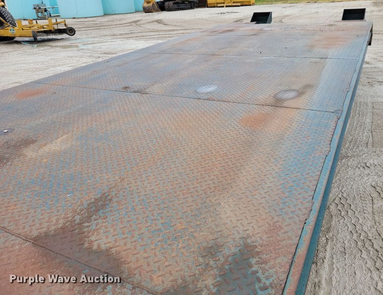 image for item OH9330 1987 LKI 92LT equipment trailer