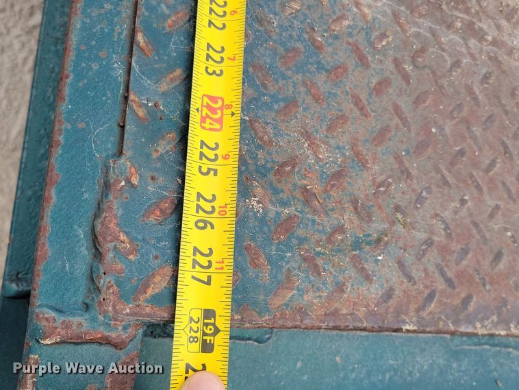 image for item OH9330 1987 LKI 92LT equipment trailer