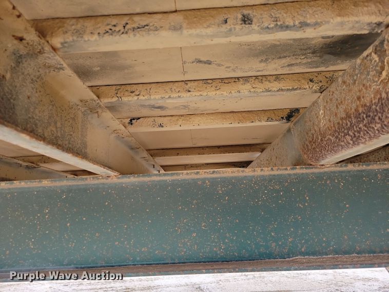 image for item OH9330 1987 LKI 92LT equipment trailer