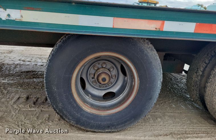 image for item OH9330 1987 LKI 92LT equipment trailer