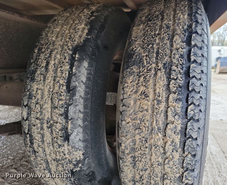 image for item OH9330 1987 LKI 92LT equipment trailer