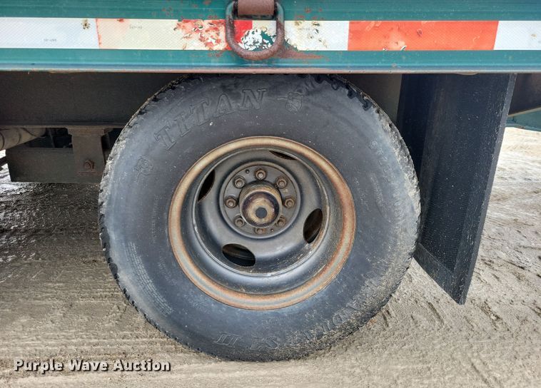 image for item OH9330 1987 LKI 92LT equipment trailer