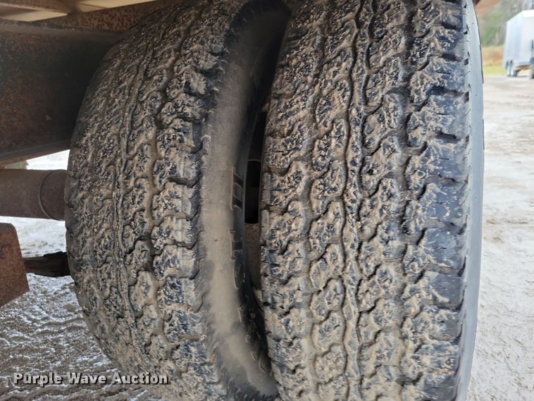 image for item OH9330 1987 LKI 92LT equipment trailer