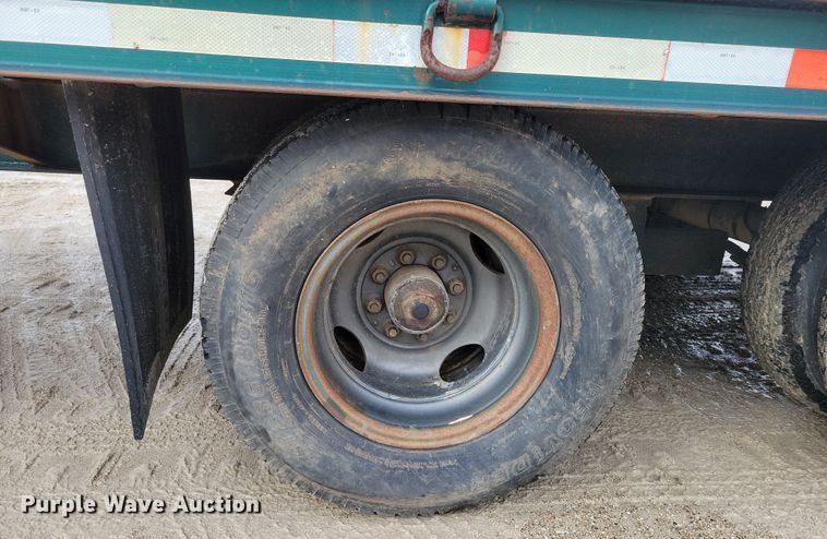 image for item OH9330 1987 LKI 92LT equipment trailer