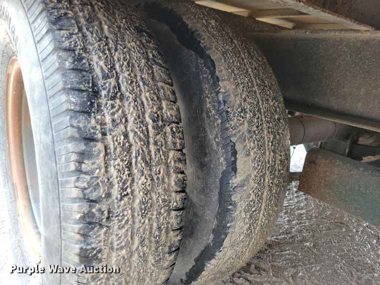 image for item OH9330 1987 LKI 92LT equipment trailer