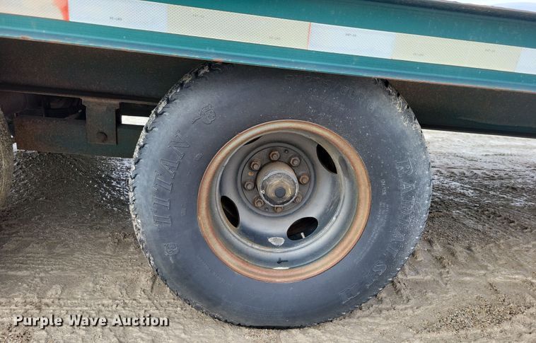 image for item OH9330 1987 LKI 92LT equipment trailer