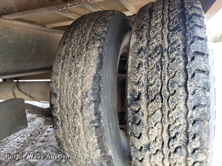 image for item OH9330 1987 LKI 92LT equipment trailer