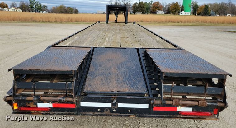 image for item OH9333 2016 Finish Line Elite equipment trailer