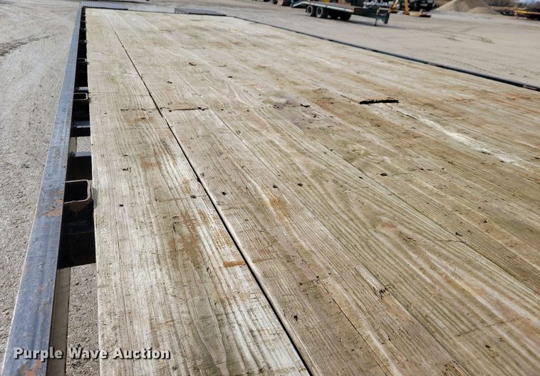 image for item OH9333 2016 Finish Line Elite equipment trailer