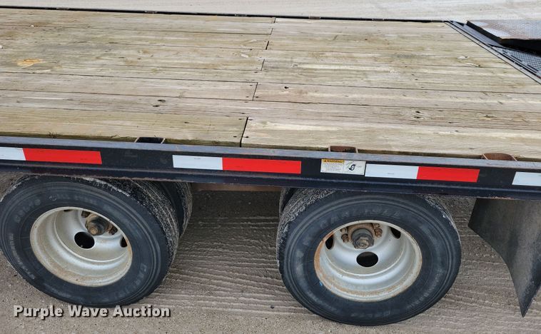 image for item OH9333 2016 Finish Line Elite equipment trailer