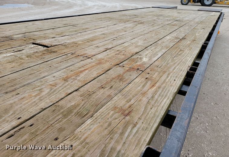 image for item OH9333 2016 Finish Line Elite equipment trailer