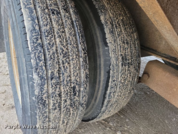 image for item OH9333 2016 Finish Line Elite equipment trailer