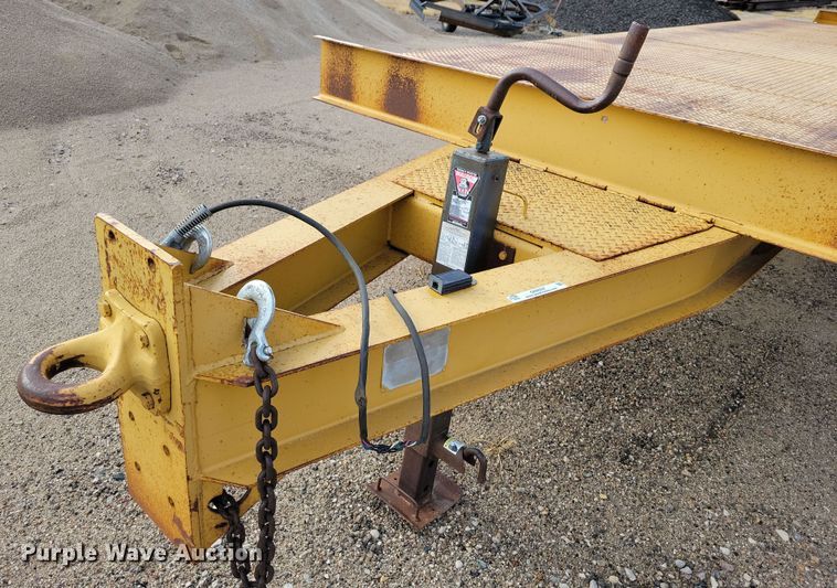 image for item OH9337 1987 LKI 92LT equipment trailer