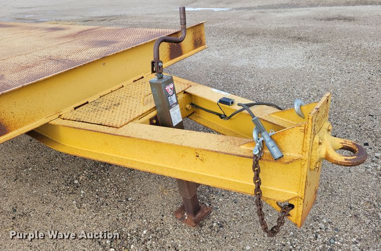 image for item OH9337 1987 LKI 92LT equipment trailer