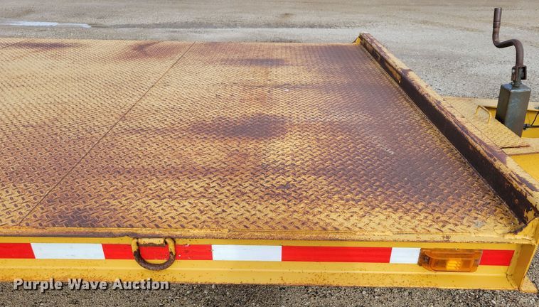 image for item OH9337 1987 LKI 92LT equipment trailer