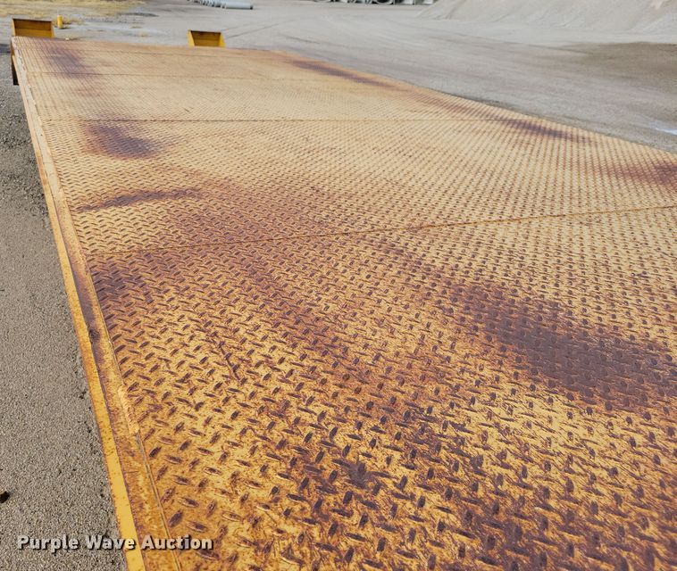 image for item OH9337 1987 LKI 92LT equipment trailer