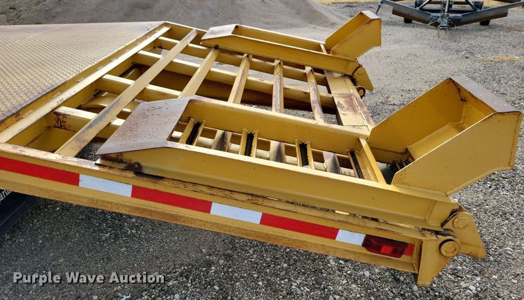 image for item OH9337 1987 LKI 92LT equipment trailer
