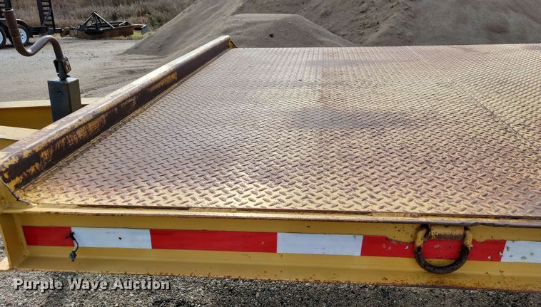 image for item OH9337 1987 LKI 92LT equipment trailer