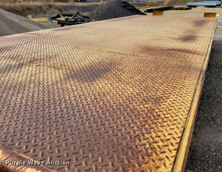 image for item OH9337 1987 LKI 92LT equipment trailer