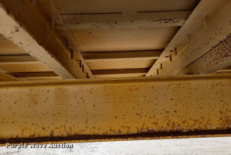 image for item OH9337 1987 LKI 92LT equipment trailer