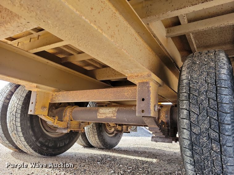 image for item OH9337 1987 LKI 92LT equipment trailer