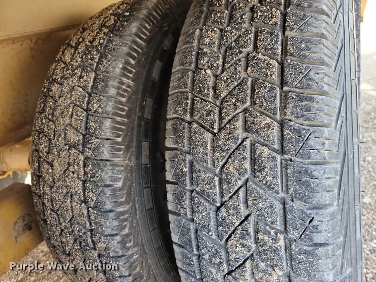 image for item OH9337 1987 LKI 92LT equipment trailer