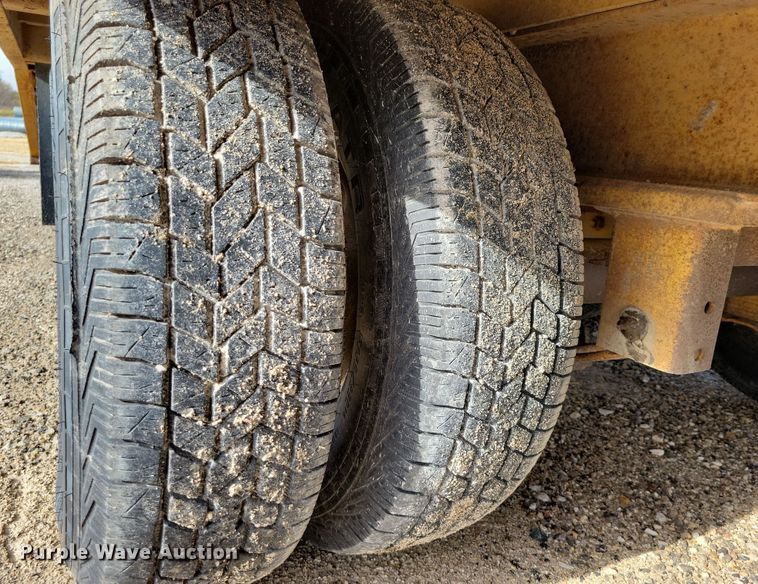 image for item OH9337 1987 LKI 92LT equipment trailer