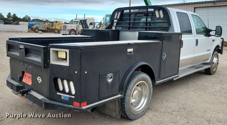 image for item OH9346 2002 Ford F450 Super Duty XLT Crew Cab flatbed truck