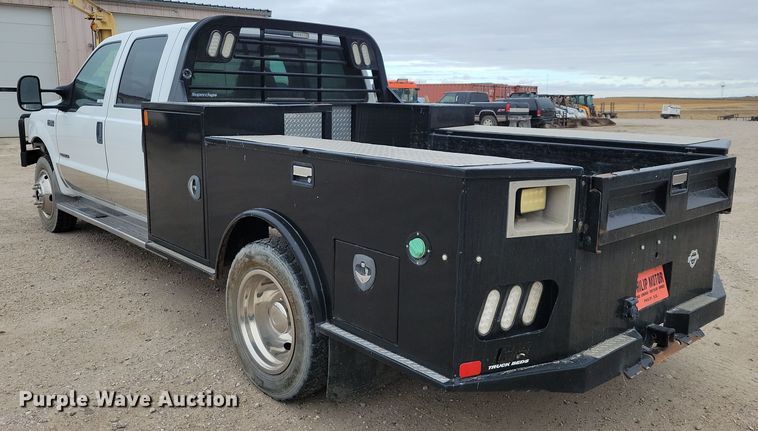 image for item OH9346 2002 Ford F450 Super Duty XLT Crew Cab flatbed truck