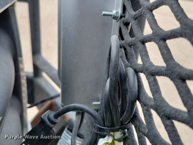 image for item OH9346 2002 Ford F450 Super Duty XLT Crew Cab flatbed truck