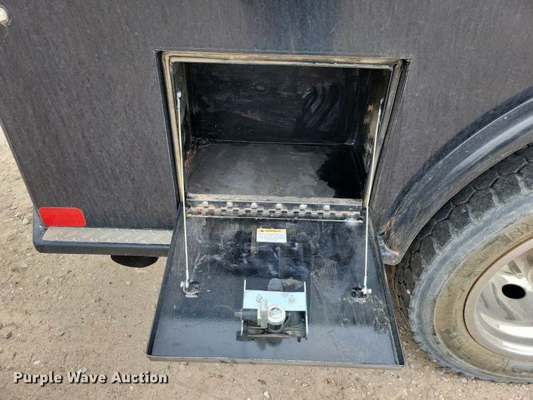 image for item OH9346 2002 Ford F450 Super Duty XLT Crew Cab flatbed truck