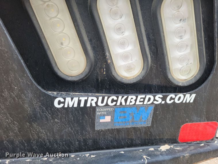 image for item OH9346 2002 Ford F450 Super Duty XLT Crew Cab flatbed truck