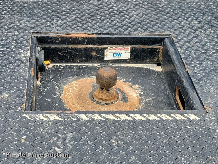 image for item OH9346 2002 Ford F450 Super Duty XLT Crew Cab flatbed truck