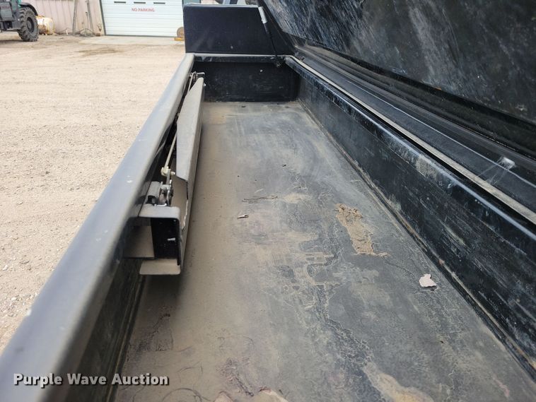 image for item OH9346 2002 Ford F450 Super Duty XLT Crew Cab flatbed truck