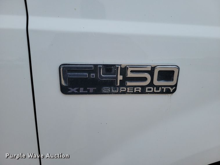 image for item OH9346 2002 Ford F450 Super Duty XLT Crew Cab flatbed truck