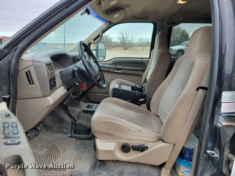 image for item OH9346 2002 Ford F450 Super Duty XLT Crew Cab flatbed truck