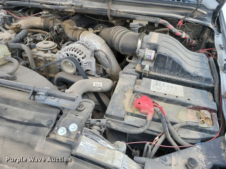 image for item OH9346 2002 Ford F450 Super Duty XLT Crew Cab flatbed truck