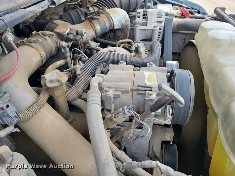 image for item OH9346 2002 Ford F450 Super Duty XLT Crew Cab flatbed truck